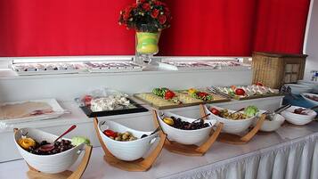 Tägliches inbegriffenes Frühstücksbuffet