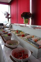 包含每日自助早餐