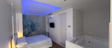 Habitación de lujo doble | Edredones de plumas, wifi gratis, ropa de cama