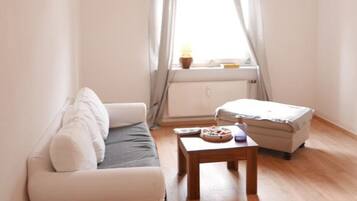 Apartment | Living area | Flat-screen TV