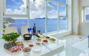 VIP Suite, Extra person 30,000 KRW upon check-in | In-room dining