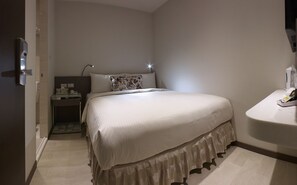 Double Room | Blackout drapes, free WiFi, bed sheets -  Shihlin 13House (Taipei)