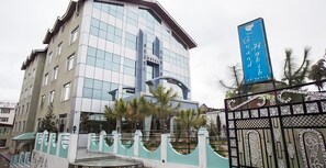 Exterior - Hotel Grand Habib (Srinagar)