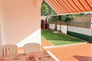 Outdoor dining - Holiday home in quiet location (CONIL DE LA FRONTERA)