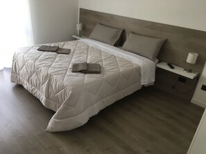 City Room | Egyptian cotton sheets, premium bedding, down comforters, pillowtop beds - Fiore di Loto (Verona)
