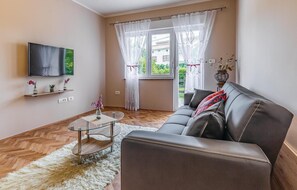 TV - 2 bedroom cozy apartment in Liznjan (Liznjan)
