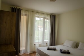 Individually decorated, individually furnished, desk, blackout curtains - Sunny Suites by Casa Del Mare (Varna)