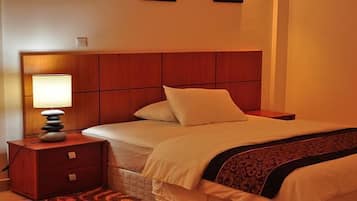 Coffres-forts dans les chambres, bureau, Wi-Fi gratuit, draps fournis