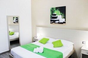 Habitació doble clàssica | Escriptori, llits addicionals, wifi gratuïta i roba de llit 