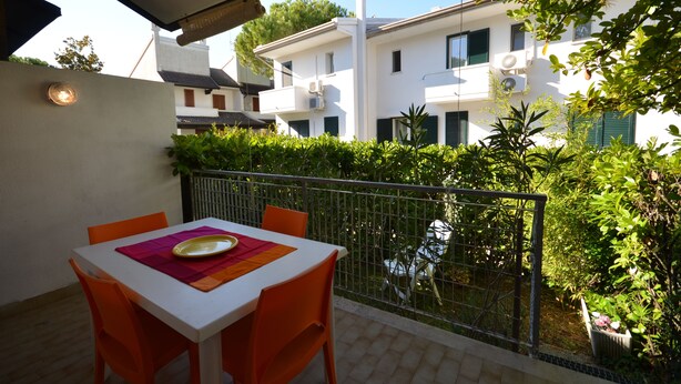 Villa, 2 soverom, hageutsikt | Terrasse/patio