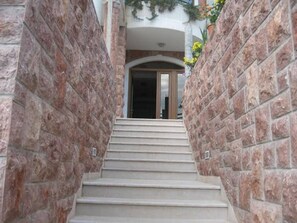 Exterior detail - Levantin Inn 1,3 Room N4 Sea Side (Sveti Stefan)