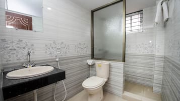 Ducha, artículos de tocador gratuitos, toallas