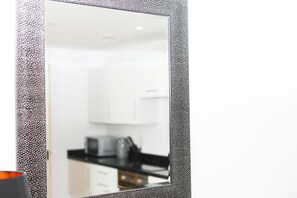 Room amenity - Bright 2BR Apartments Quays (Salford)