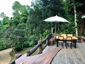 每日供應吃到飽早餐 (每人 THB200)