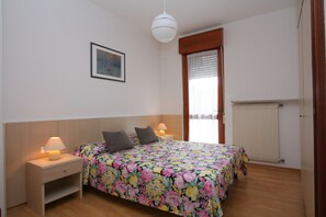 In-room safe, individually decorated, individually furnished - Villa Emilia (Lignano Sabbiadoro)