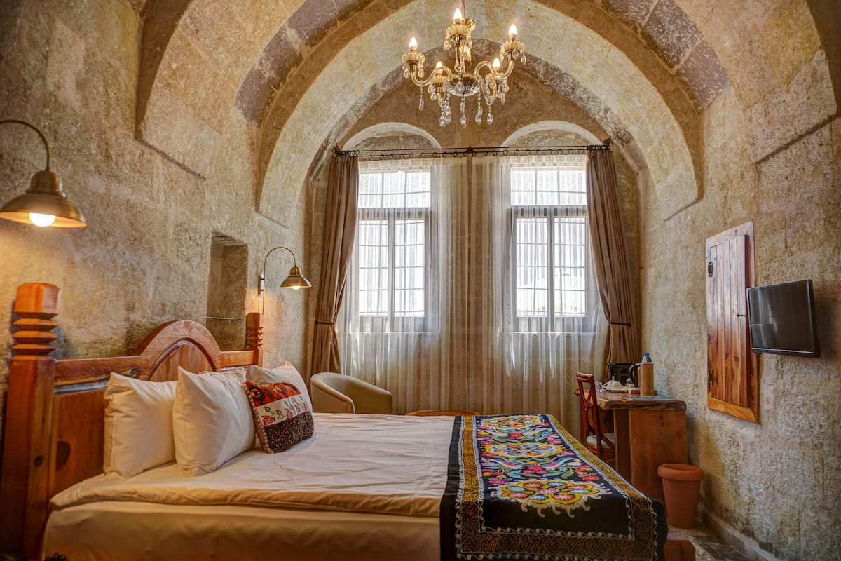 Double Arched Room | Ropa de cama de alta calidad y minibar
