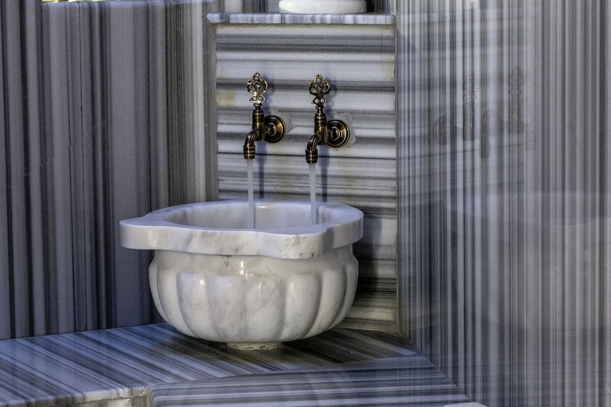 suite with hammam | premium bedding, minibar, in-room safe, individually decorated