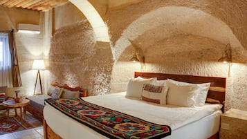 Suite Deluxe | Ropa de cama de alta calidad y minibar