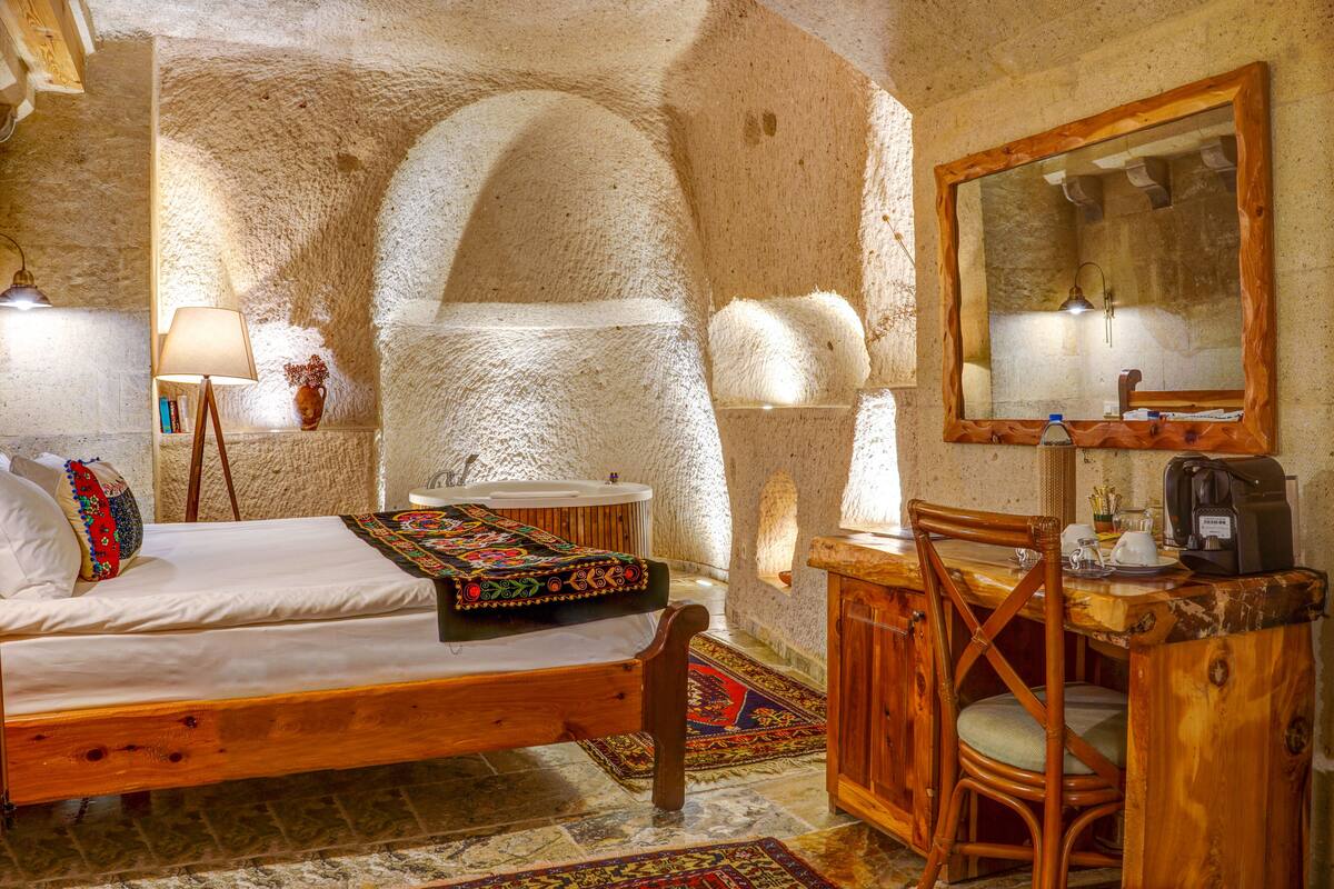 Deluxe Cave Room | 電視