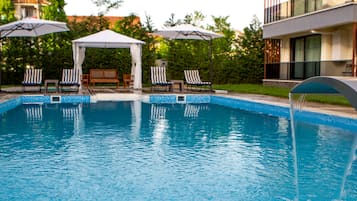 Seasonal outdoor pool