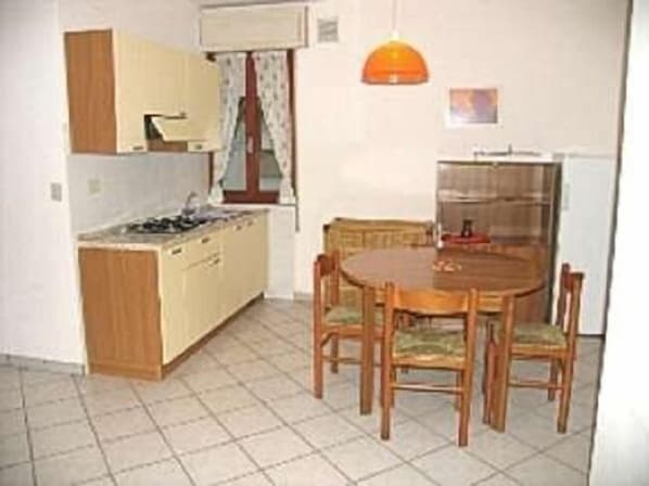 Apartment, 2 Bedrooms | In-room dining