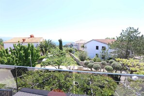 Property grounds - Apartment Villa Marica (60247-A1) (Silo - island Krk)