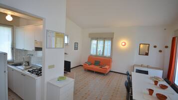 Villa, 3 Bedrooms | Private kitchen | Full-size fridge, microwave, stovetop, espresso maker