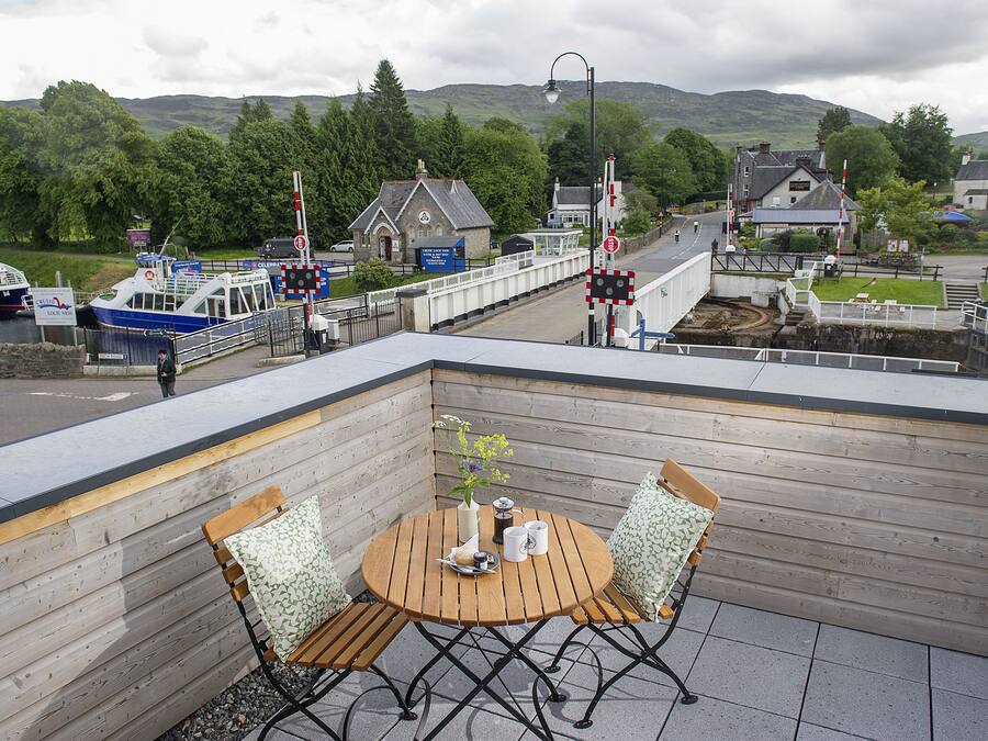 Family Room (Loch Ness) | Pemandangan balkoni