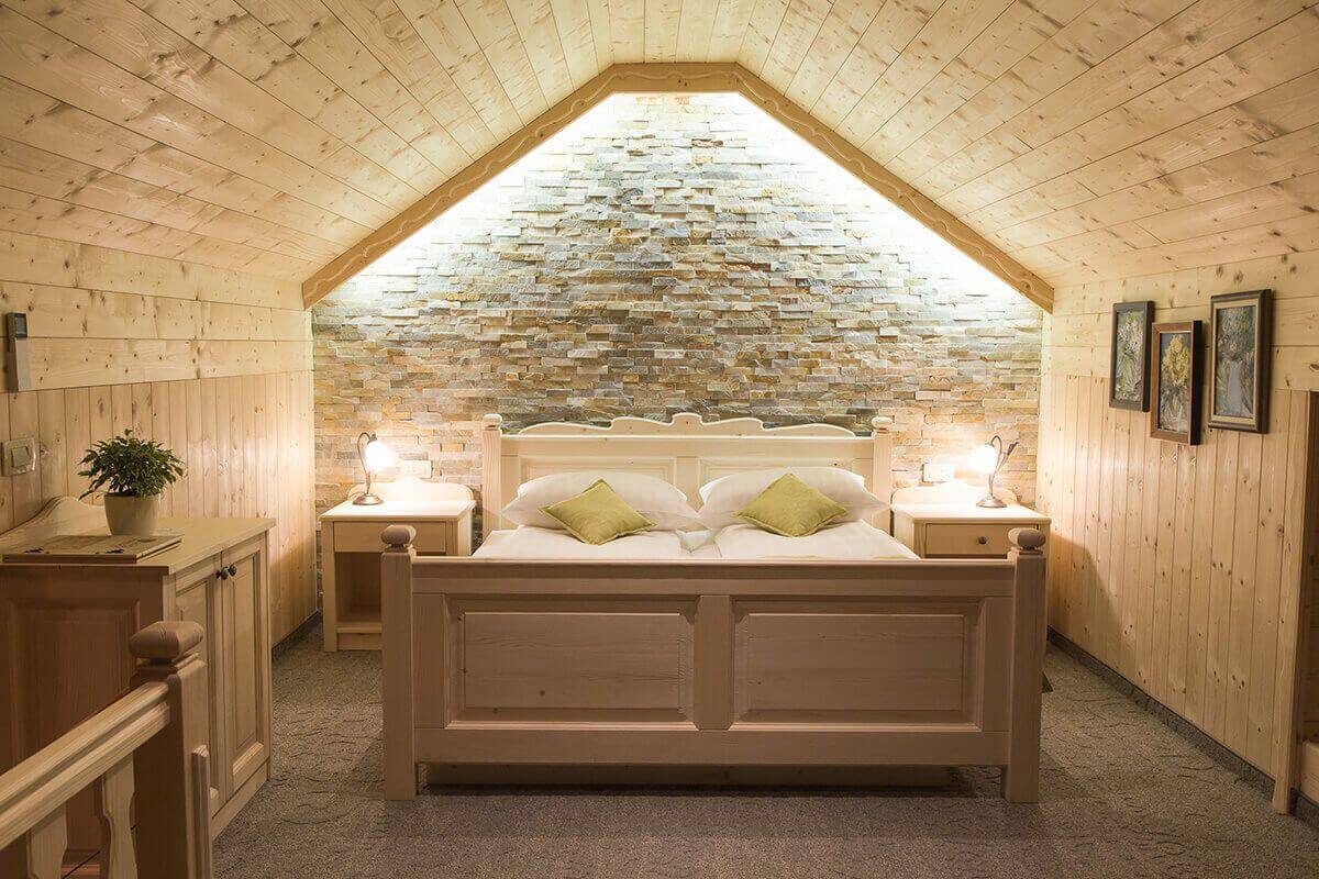Suite | Minibar, in-room safe, desk, cribs (free)