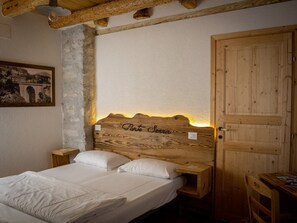 Comfort Double or Twin Room, 1 Double or 2 Single Beds, Ensuite - Locanda Ponte Serra (Lamon)