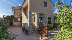 Property entrance - Apartments Stanisic (Fazana)