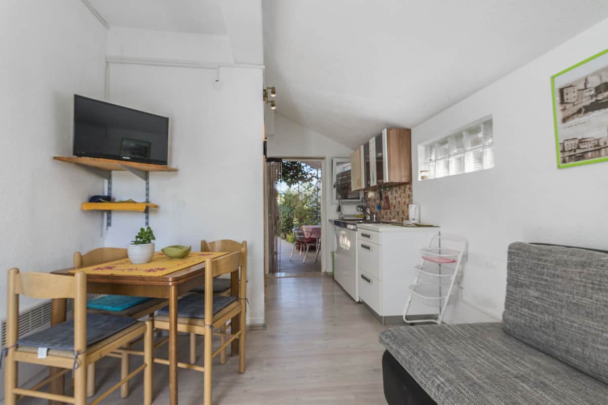Apartment, Multiple Beds | In-room dining