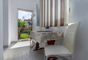 Apartment | Dining room