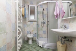 Bathroom - Apartments Levan Ceja (Medulin)