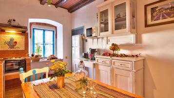Villa, Multiple Beds | Private kitchen | Cookware/dishes/utensils