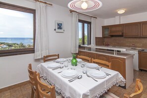 公寓, 多张床 | 私人厨房 | 炉灶、厨具/餐具