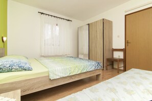 Appartement, plusieurs lits | Ameublement personnalisé, bureau, Wi-Fi gratuit, draps fournis