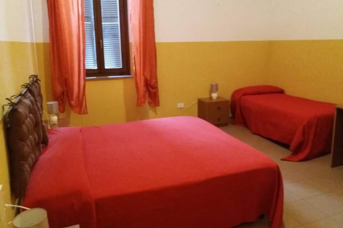 1 غرفة نوم ومكتب وستائر تعتيم وأسرّة أطفال/رضّع (مجانًا)