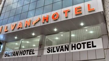 واجهة المنشأة