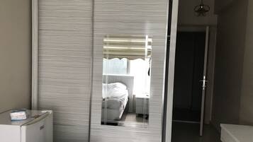 أغطية فراش متميزة ومساحة عمل للكمبيوتر المحمول ومكواة/لوح كي