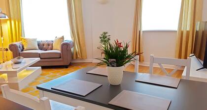 Spacious Bright and Modern Living