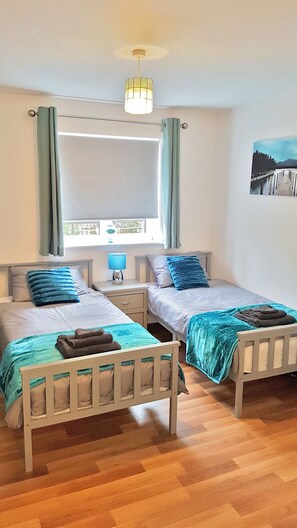 Apartment | 2 bedrooms, individually decorated, individually furnished - Spacious Bright and Modern Living (Northampton)