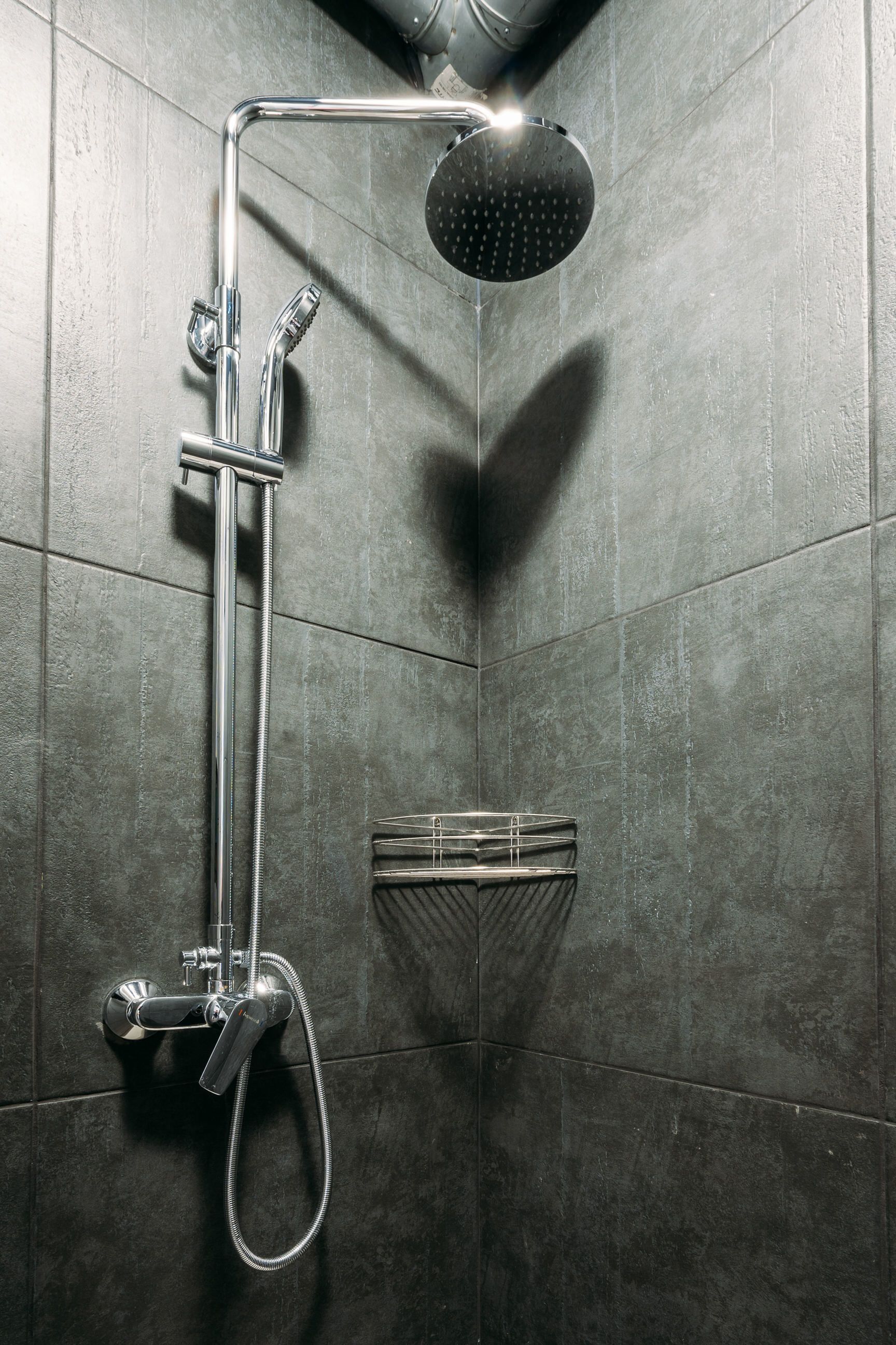 Shower kamar mandi