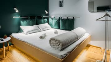 Habitación estándar doble, baño compartido | Mobiliario individual, sistema de insonorización, wifi gratis