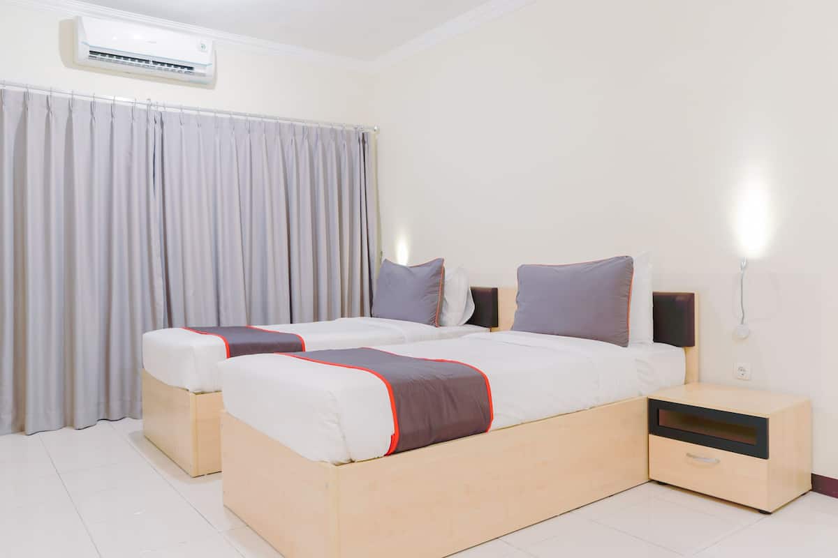 Deluxe Twin Room | Desk, free WiFi, bed sheets