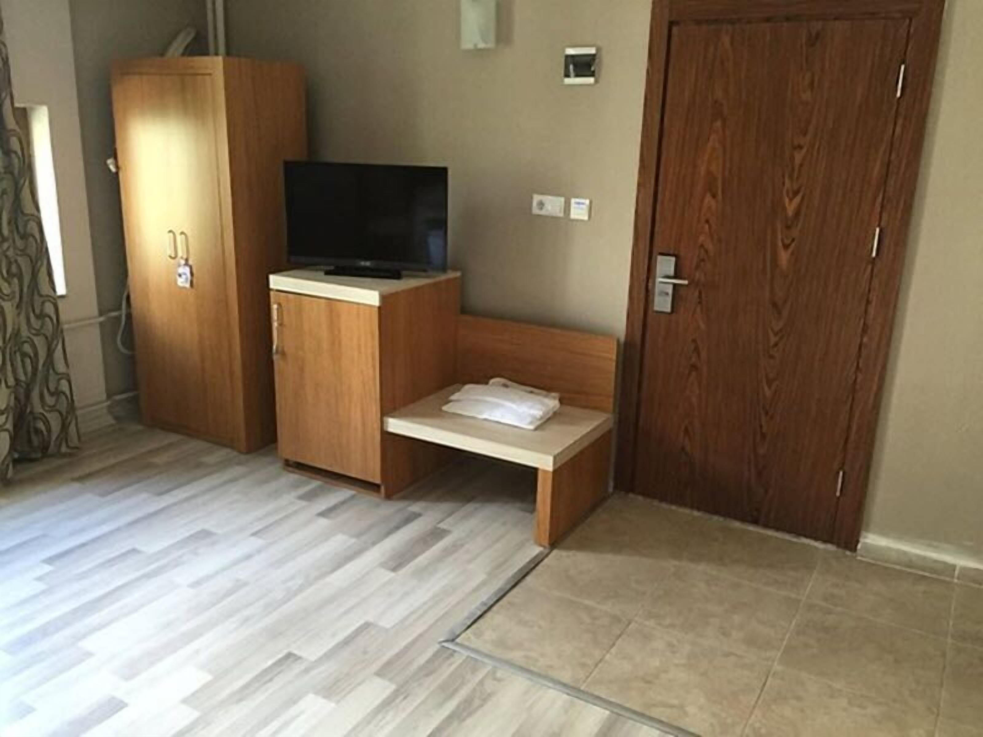 twin room | living area