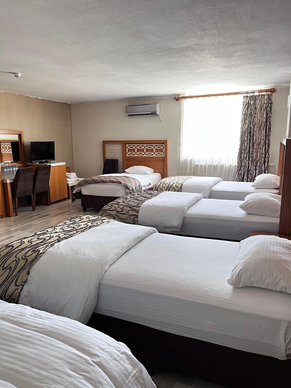 Family Double or Twin Room | Iron/ironing board, free WiFi, bed sheets