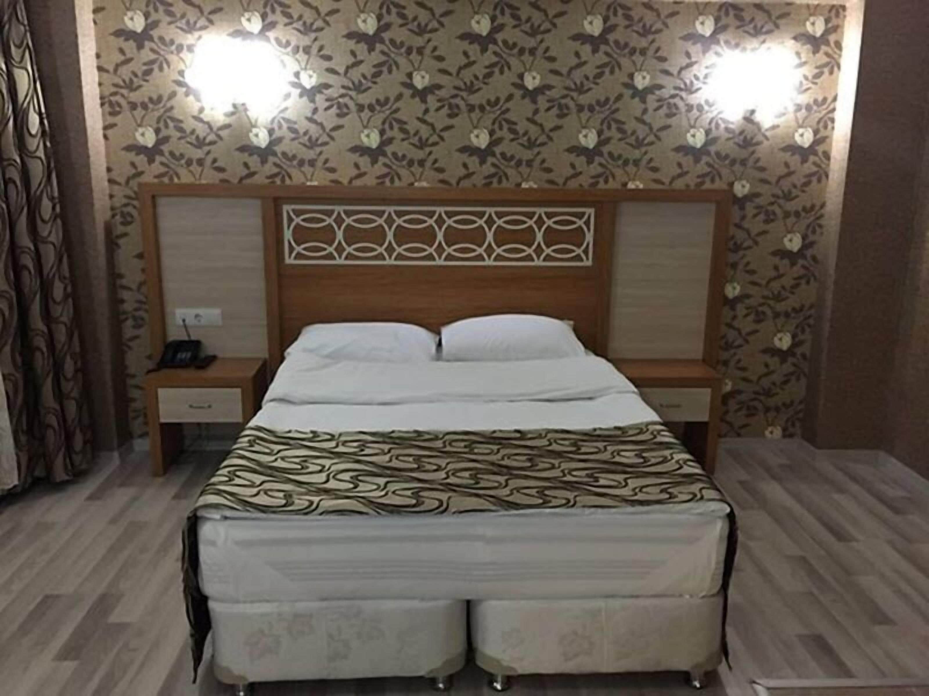 standard double room | iron/ironing board, free wifi, bed sheets