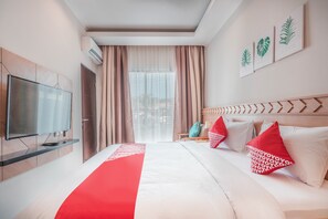 Desk, free WiFi, bed sheets