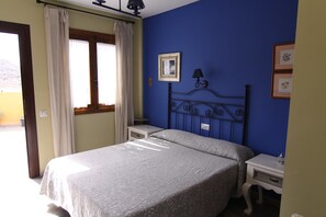 Doppelzimmer | Kostenlose Babybetten, Zustellbetten, kostenloses WLAN, Bettwäsche
